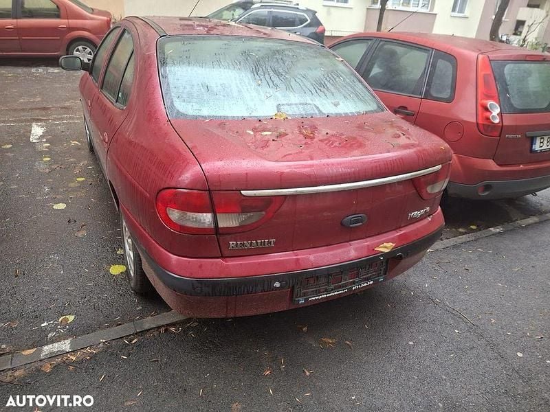 Second-hand Renault Mégane II Expression 110 CP (80 kW) 2003 Culoarerosu Berlinǎ