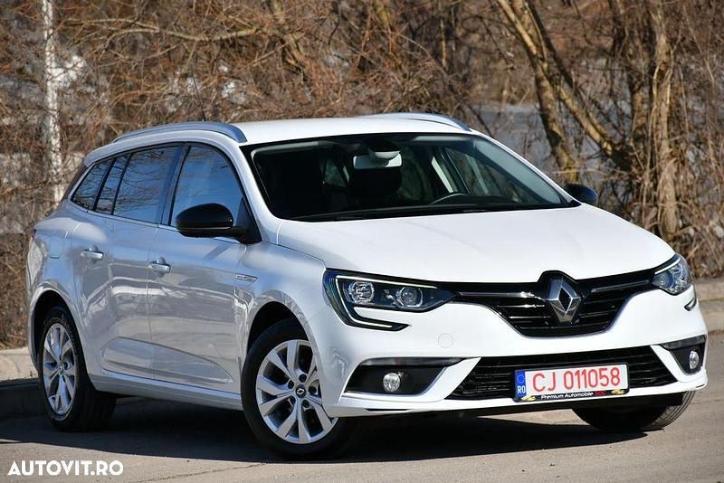 Second-hand Renault Mégane GrandTour Expression 85 CP (62 kW) 2019 Culoarealb Break