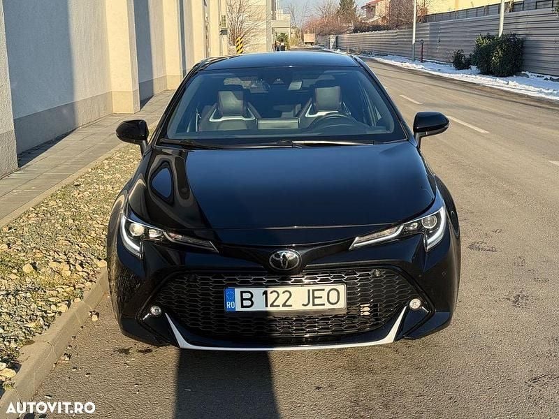 Second-hand Toyota Corolla Plus 178 CP (130 kW) 2021 Culoarenegru Hatchback