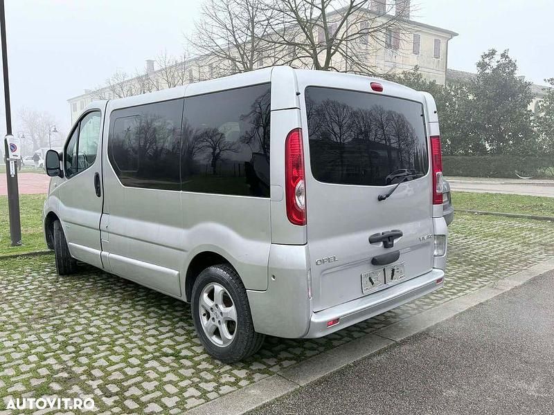 Second-hand Opel Vivaro 114 CP (83 kW) 2011 Culoaregri Monovolum