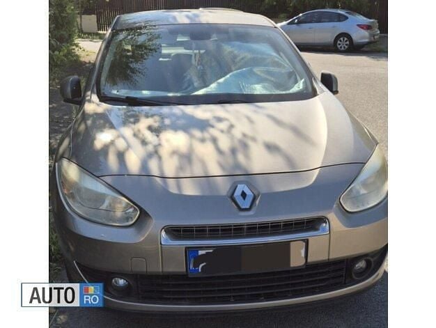 Bej Utilizat 2012 Renault Fluence Berlinǎ | 4.200 EUR (Preț OK) - Imagine 1/2