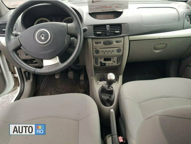 Alb Utilizat 2012 Renault Clio IV Berlinǎ | 3.700 EUR (Preț OK) - Imagine 1/4