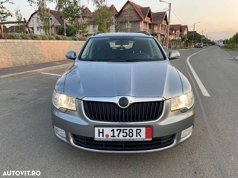 Culoareargint Utilizat 2011 Skoda Superb Comfort Break | 5.499 EUR (Preț OK) - Imagine 1/4