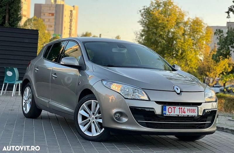 Culoaregalbeuriu Utilizat 2011 Renault Mégane III Intens Hatchback | 4.590 EUR (Preț bun) - Imagine 1/4