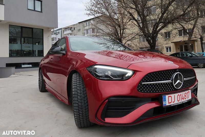 Second-hand Mercedes C300 AMG line 258 CP (189 kW) 2022 Culoarerosu Berlinǎ