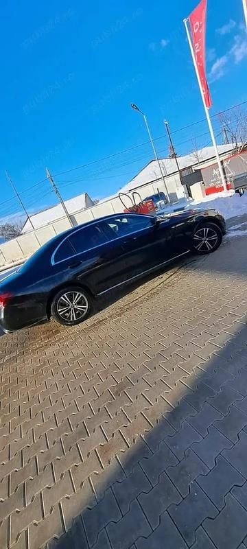 Second-hand Mercedes E220 194 CP (142 kW) 2018 Negru Berlinǎ