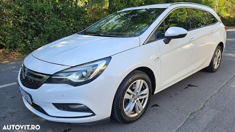 Culoarealb Utilizat 2019 Opel Astra Business Break | 7.800 EUR (Preț bun) - Imagine 1/4