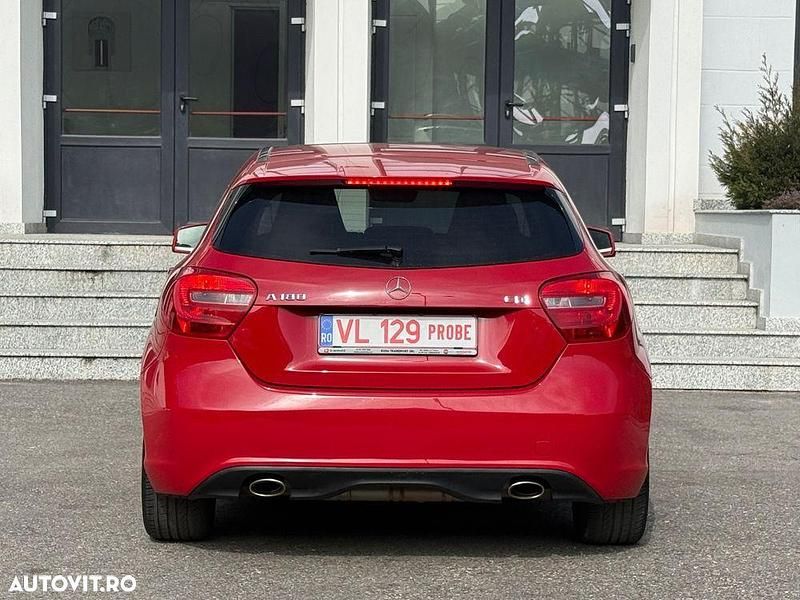 Second-hand Mercedes A180 Urban 109 CP (80 kW) 2014 Culoarerosu Berlinǎ