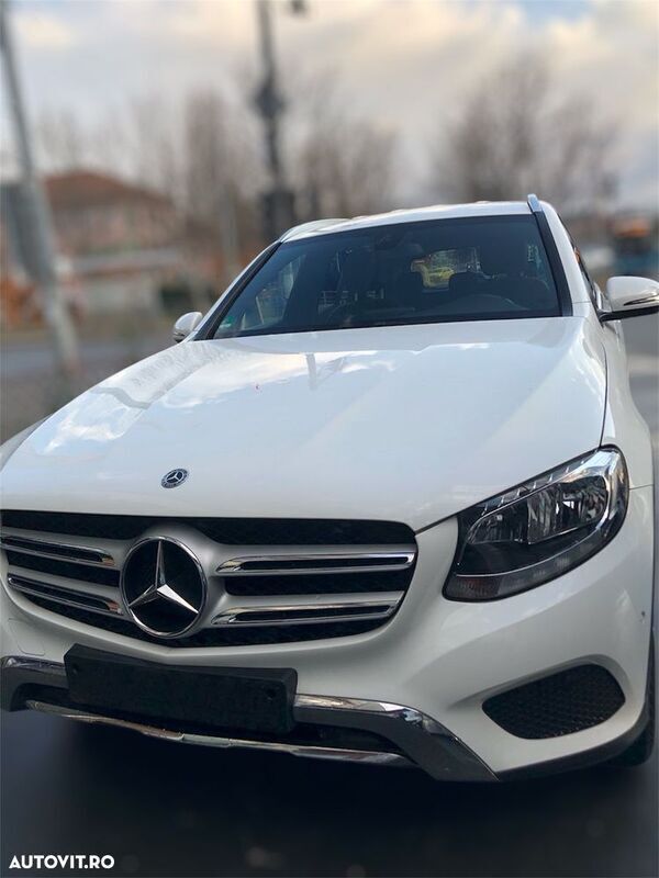 Alb Utilizat 2017 Mercedes GLC250 SUV | 22.000 EUR (Preț bun) - Imagine 1/4