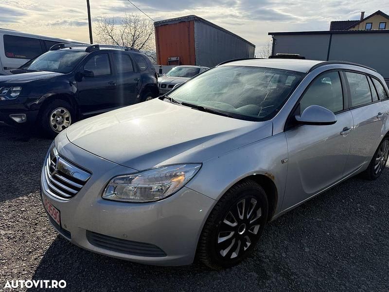 Culoareargint Utilizat 2012 Opel Insignia Active Break | 1.999 EUR (Super Preț) - Imagine 1/4