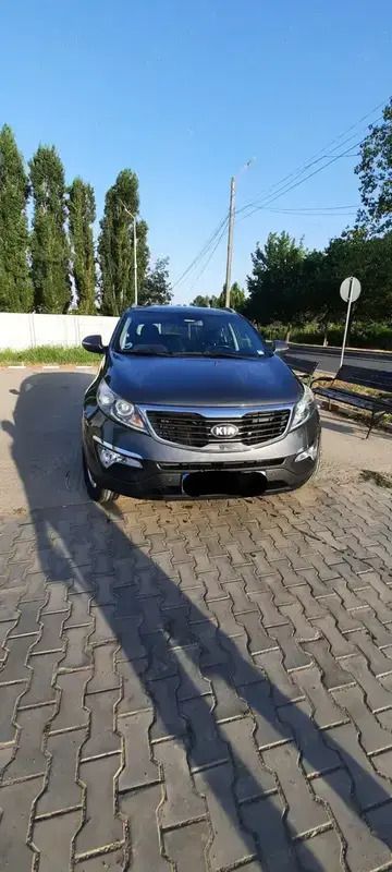 Gri Utilizat 2013 Kia Sportage 2 SUV | 8.700 EUR (Preț bun) - Imagine 1/4