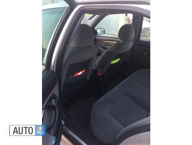 Second-hand Peugeot 406 110 CP (80 kW) 2003 Argintiu Berlinǎ