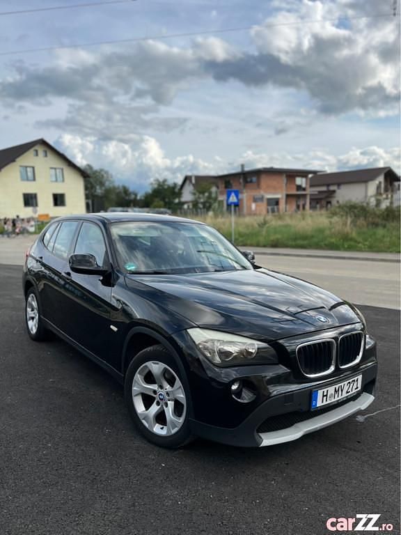 Negru Utilizat 2011 BMW X1 SUV | 6.850 EUR (Super Preț) - Imagine 1/4