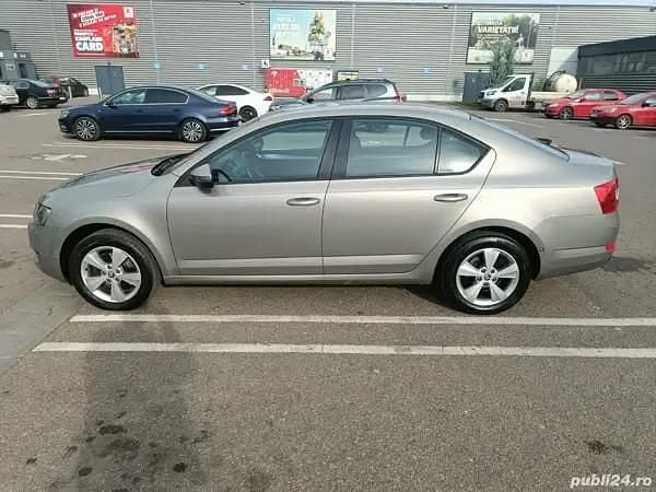 Second-hand Skoda Octavia Style 115 CP (84 kW) 2016 Bej Berlinǎ