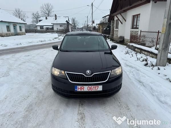 Negru Second-hand 2015 Skoda Rapid Hatchback | 4.600 EUR (Preț bun) - Imagine 1/4