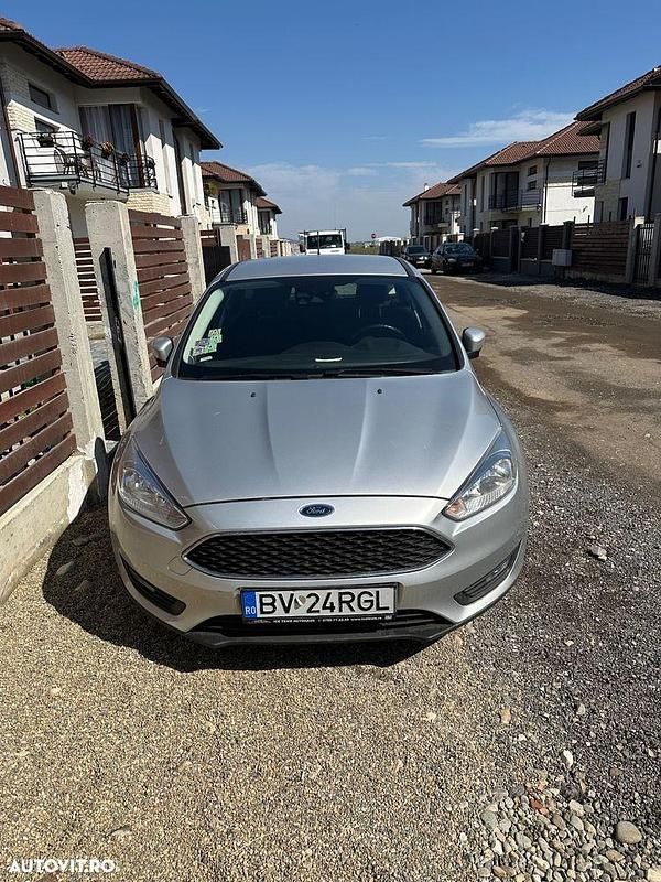 Culoareargint Utilizat 2017 Ford Focus Trend Hatchback | 7.000 EUR (Preț bun) - Imagine 1/4