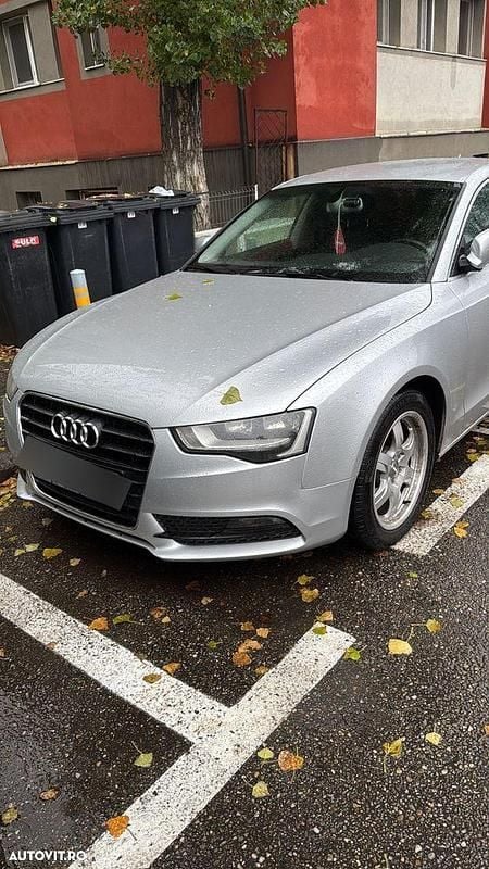 Second-hand Audi A5 177 CP (130 kW) 2012 Culoareargint Coupe