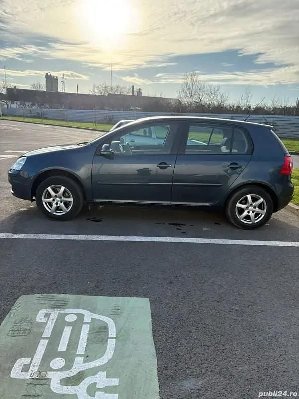 Utilizat 2007 VW Golf V Hatchback | 3.200 EUR (Preț OK) - Imagine 1/4