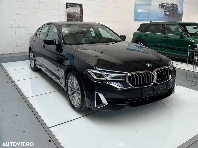 Culoarenegru Utilizat 2022 BMW 530e Luxury Line Break | 45.000 EUR - Imagine 1/4