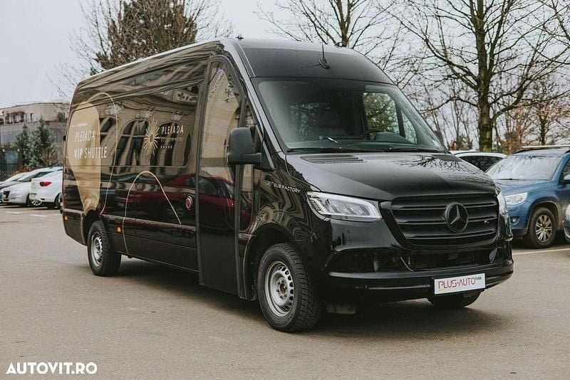 Second-hand Mercedes Sprinter 170 CP (125 kW) 2022 Culoarenegru Van