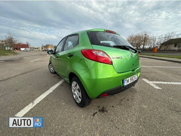 Verde Utilizat 2008 Mazda 2 Berlinǎ | 3.199 EUR - Imagine 1/4