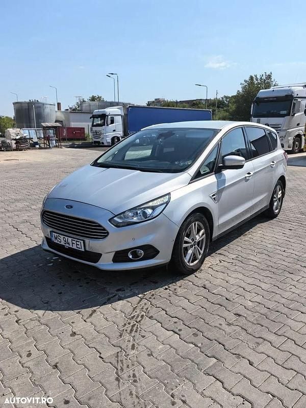 Culoareargint Utilizat 2017 Ford S-MAX S Monovolum | 9.450 EUR (Preț bun) - Imagine 1/4