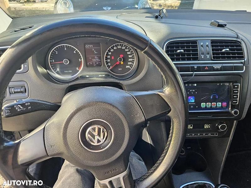 Second-hand VW Polo Comfortline 75 CP (55 kW) 2011 Culoarenegru Hatchback