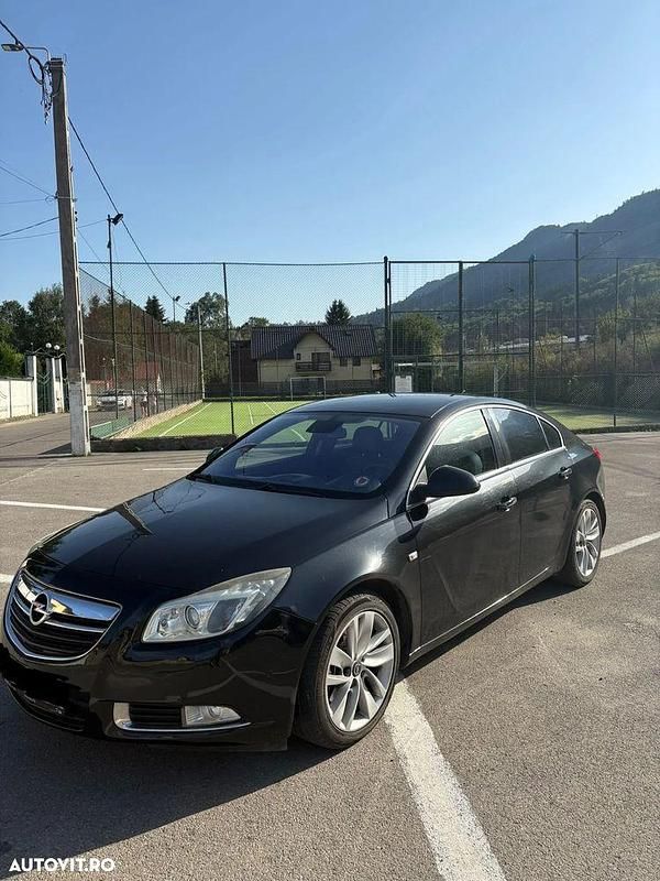Culoarenegru Utilizat 2012 Opel Insignia Sport Berlinǎ | 5.500 EUR - Imagine 1/4