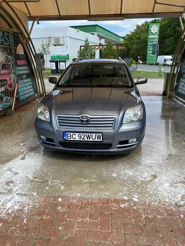 Second-hand Toyota Avensis 116 CP (85 kW) 2004 Gri Monovolum