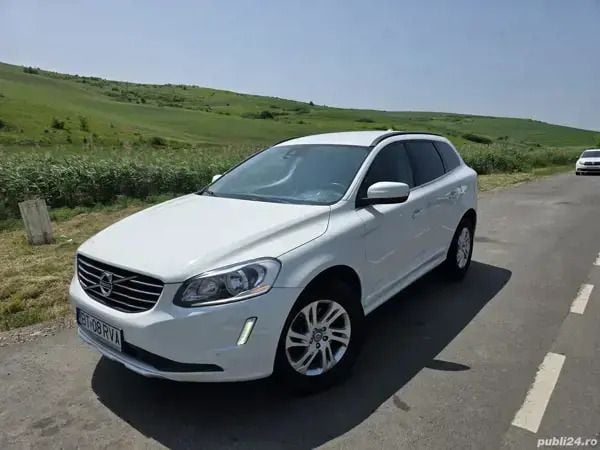 Alb Utilizat 2015 Volvo XC60 SUV | 14.100 EUR (Preț OK) - Imagine 1/4