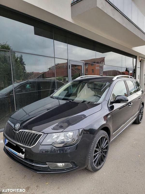 Negru Utilizat 2014 Skoda Superb LAURIN & KLEMENT Break | 9.950 EUR (Preț OK) - Imagine 1/4