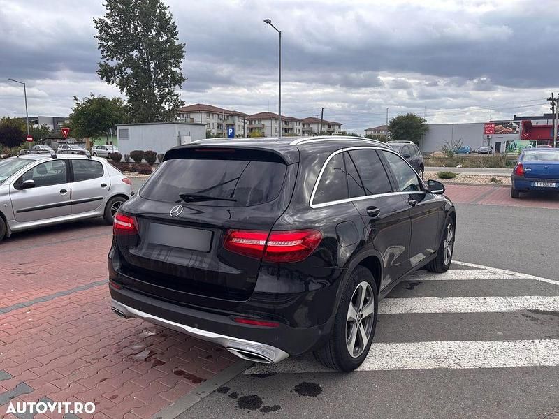 Second-hand Mercedes GLC250 204 CP (150 kW) 2018 Culoarenegru SUV