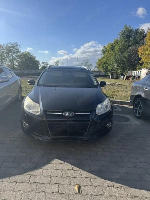 Negru Utilizat 2012 Ford Focus Break | 3.500 EUR (Preț OK) - Imagine 1/4