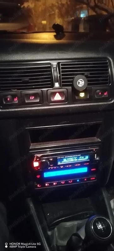 Second-hand VW Golf IV 105 CP (77 kW) 2002 Argintiu Hatchback