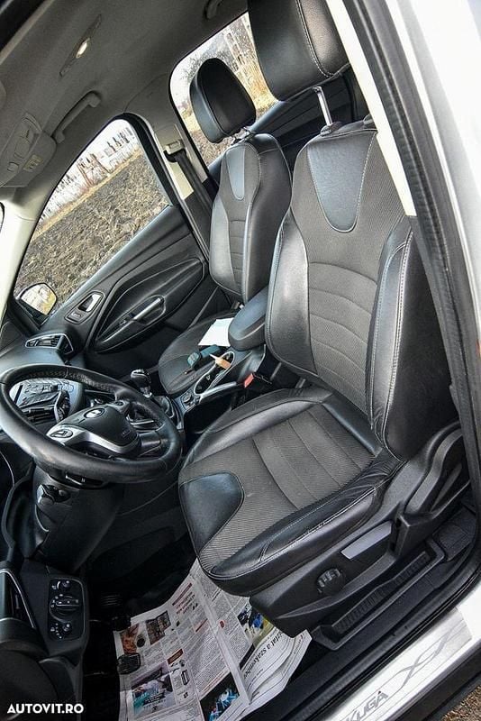 Second-hand Ford Kuga 140 CP (102 kW) 2014 Culoaregri SUV