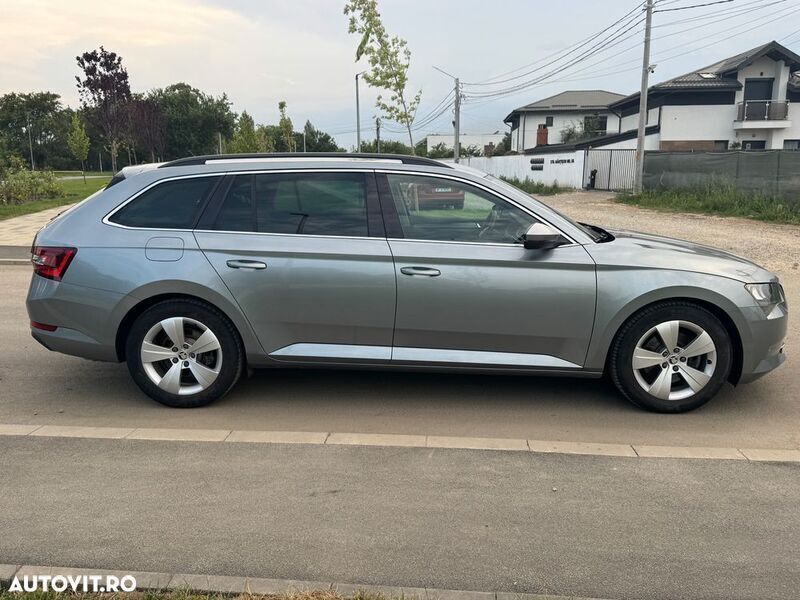 Second-hand Skoda Superb Ambition 150 CP (110 kW) 2019 Gri Break