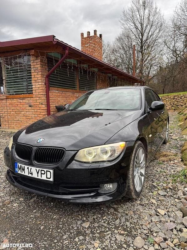 Second-hand BMW 320 Exclusive 184 CP (135 kW) 2013 Culoarenegru Coupe