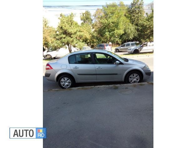 Argintiu Utilizat 2006 Renault Mégane II Berlinǎ | 3.500 EUR (Preț OK) - Imagine 1/4