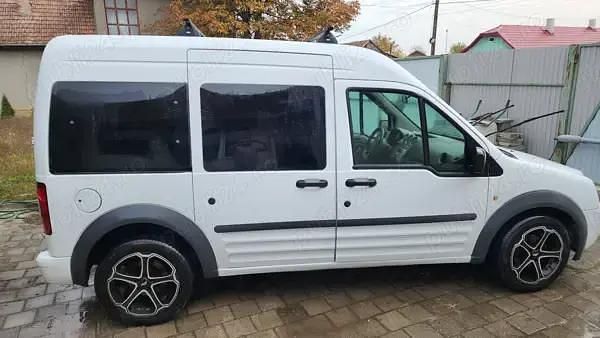 Second-hand Ford Tourneo Connect 110 CP (80 kW) 2010 Alb Monovolum