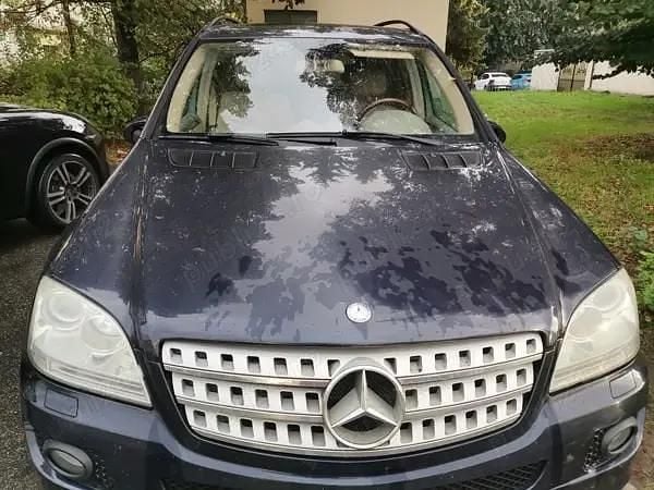 Albastru Utilizat 2006 Mercedes ML300 SUV | 4.900 EUR - Imagine 1/4