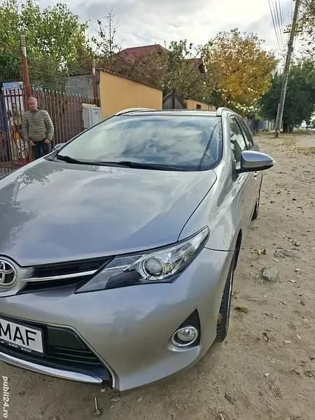 Second-hand Toyota Auris 97 CP (71 kW) 2013 Hatchback
