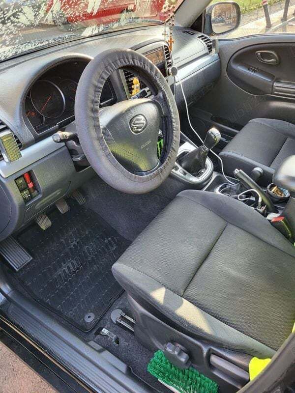 Negru Utilizat 2004 Suzuki Grand Vitara SUV | 6.000 EUR - Imagine 1/4
