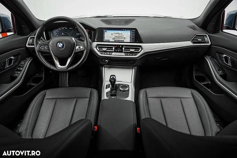 Second-hand BMW 330e Sport Line 292 CP (214 kW) 2020 Culoarealbastru Berlinǎ