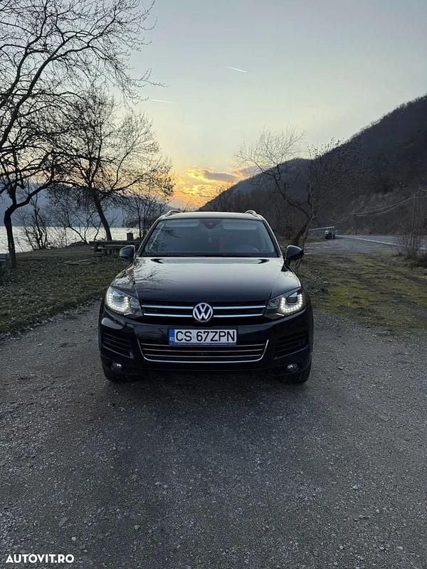 Culoarenegru Utilizat 2011 VW Touareg SUV | 13.000 EUR (Preț OK) - Imagine 1/4