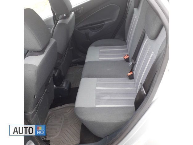 Second-hand Ford Fiesta 90 CP (66 kW) 2009 Argintiu Hatchback