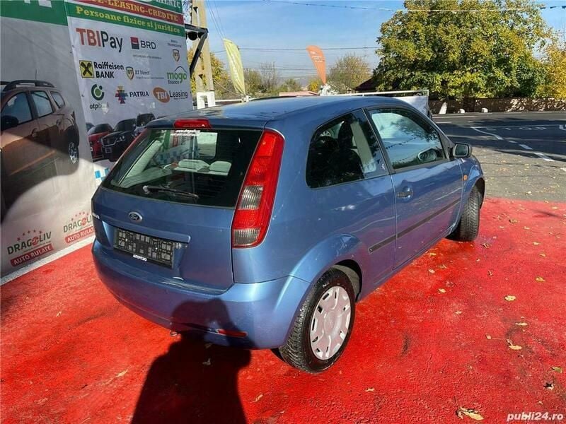 Second-hand Ford Fiesta 70 CP (51 kW) 2004 Albastru Hatchback