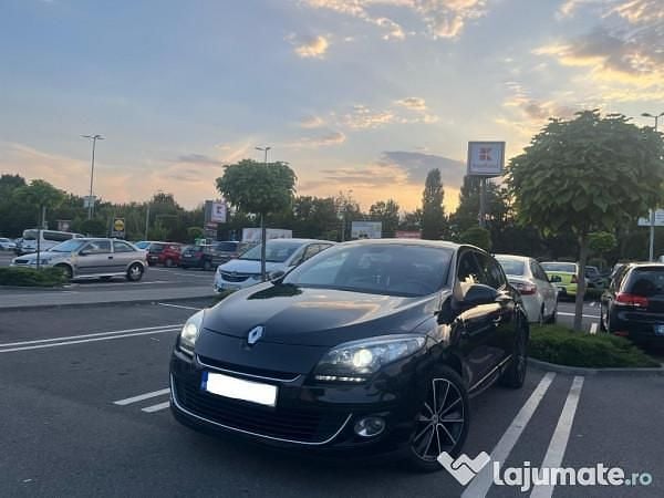 Negru Utilizat 2012 Renault Mégane III Bose Edition Hatchback | 5.599 EUR (Preț OK) - Imagine 1/4