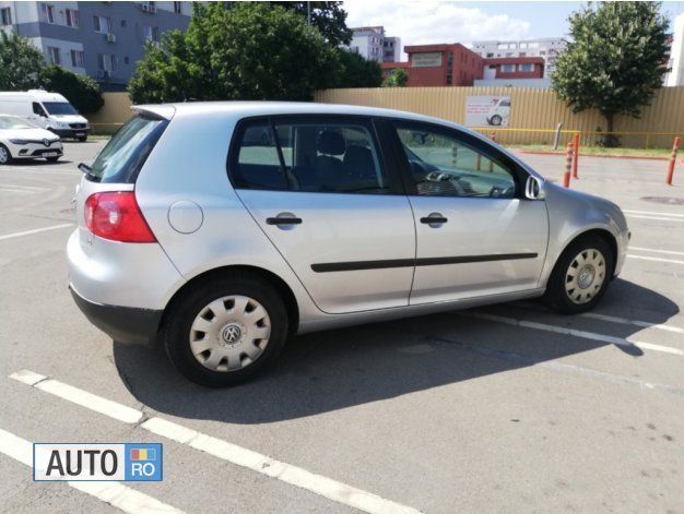 Gri Utilizat 2005 VW Golf IV Hatchback | 3.900 EUR - Imagine 1/4