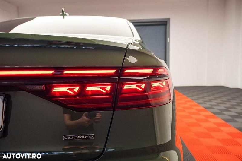 Second-hand Audi A8 Advanced 340 CP (250 kW) 2023 Culoareverde Berlinǎ