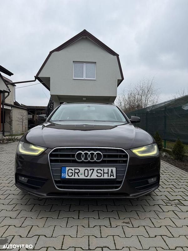 Second-hand Audi A4 143 CP (105 kW) 2012 Culoaremaro Break